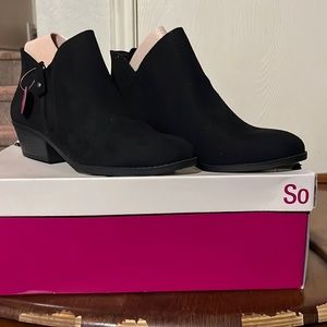 So Angelfish Ankle Booties